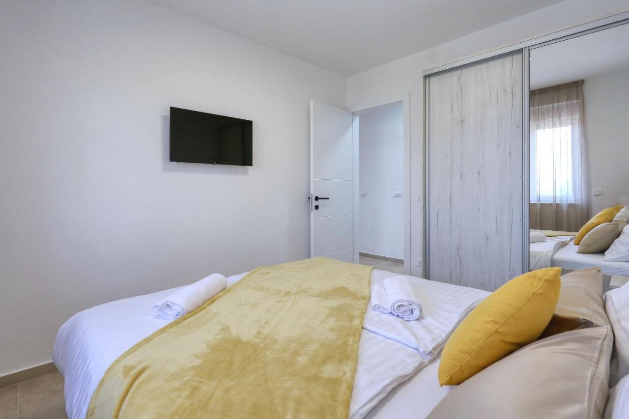Apartments Bonaca With Jacuzzi Privlaka  Exterior foto